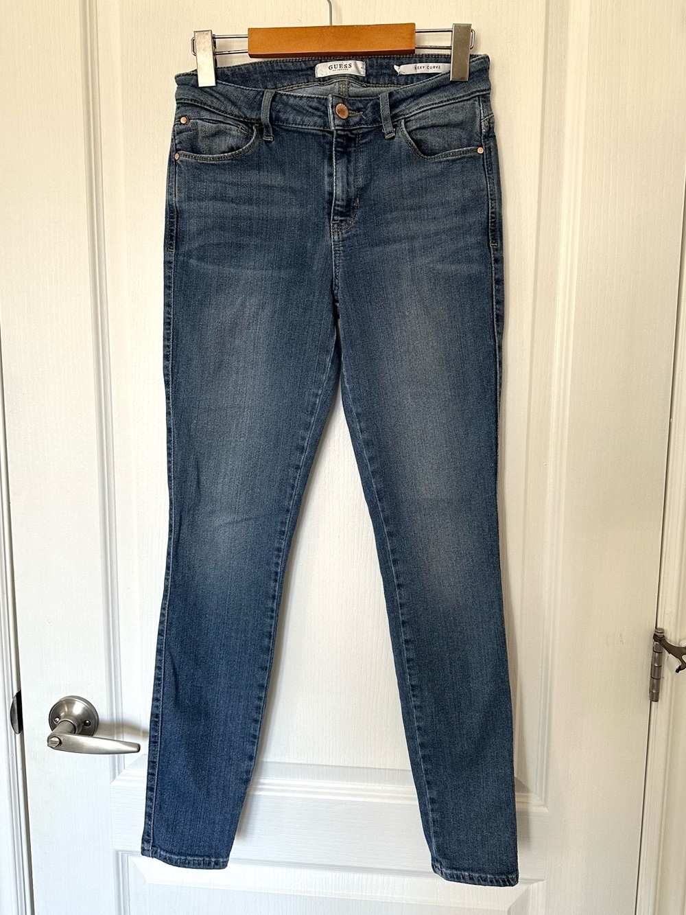 GUESS Women’s Sexy Curve Mid-Rise Skinny Stretch Jeans Medium Wash Size 27